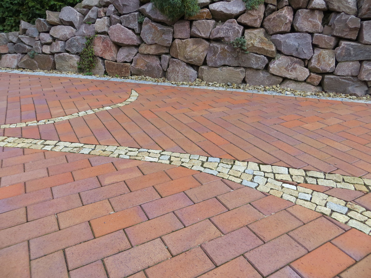 Тротуарная клинкерная брусчатка Vandersanden Meran красно-серая, 200*100*45 мм